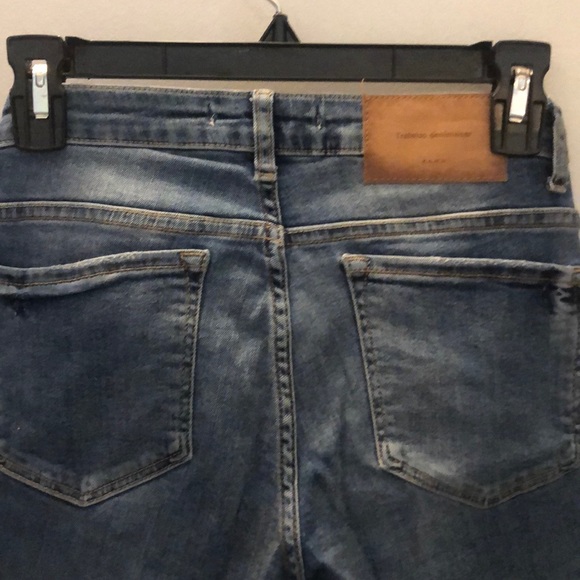 Zara Floral Embroidered Distressed Jeans - Picture 5 of 8